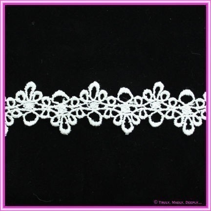 Lace 2-2.5cm Looped Ivory